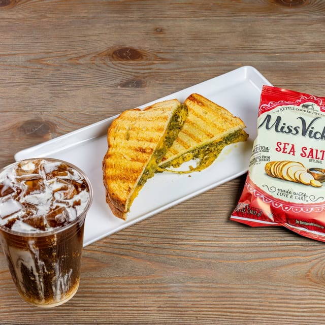 Mo' Melt, Chips & Iced Coffee.
